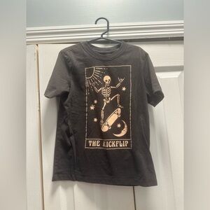 Boys Tshirt - Size S 6/7